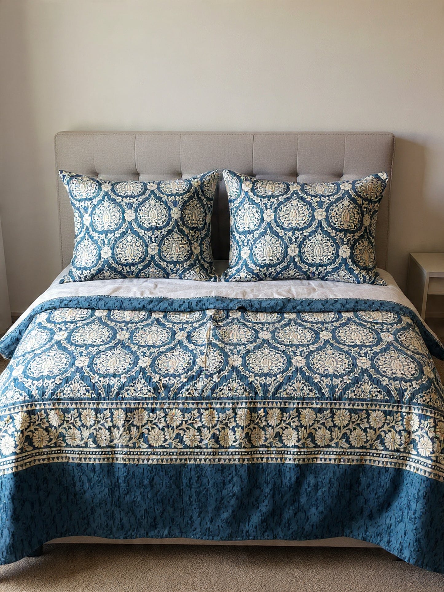 “Modern Luxury Bedsheet – Smooth Texture & Elegant Design for Any Bedroom”