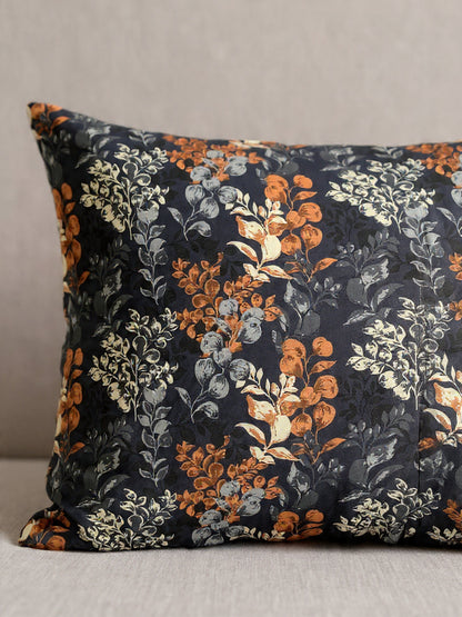 Modern Grey Leaf Print Bedsheet – Soft Fabric, Elegant Bedroom Look”